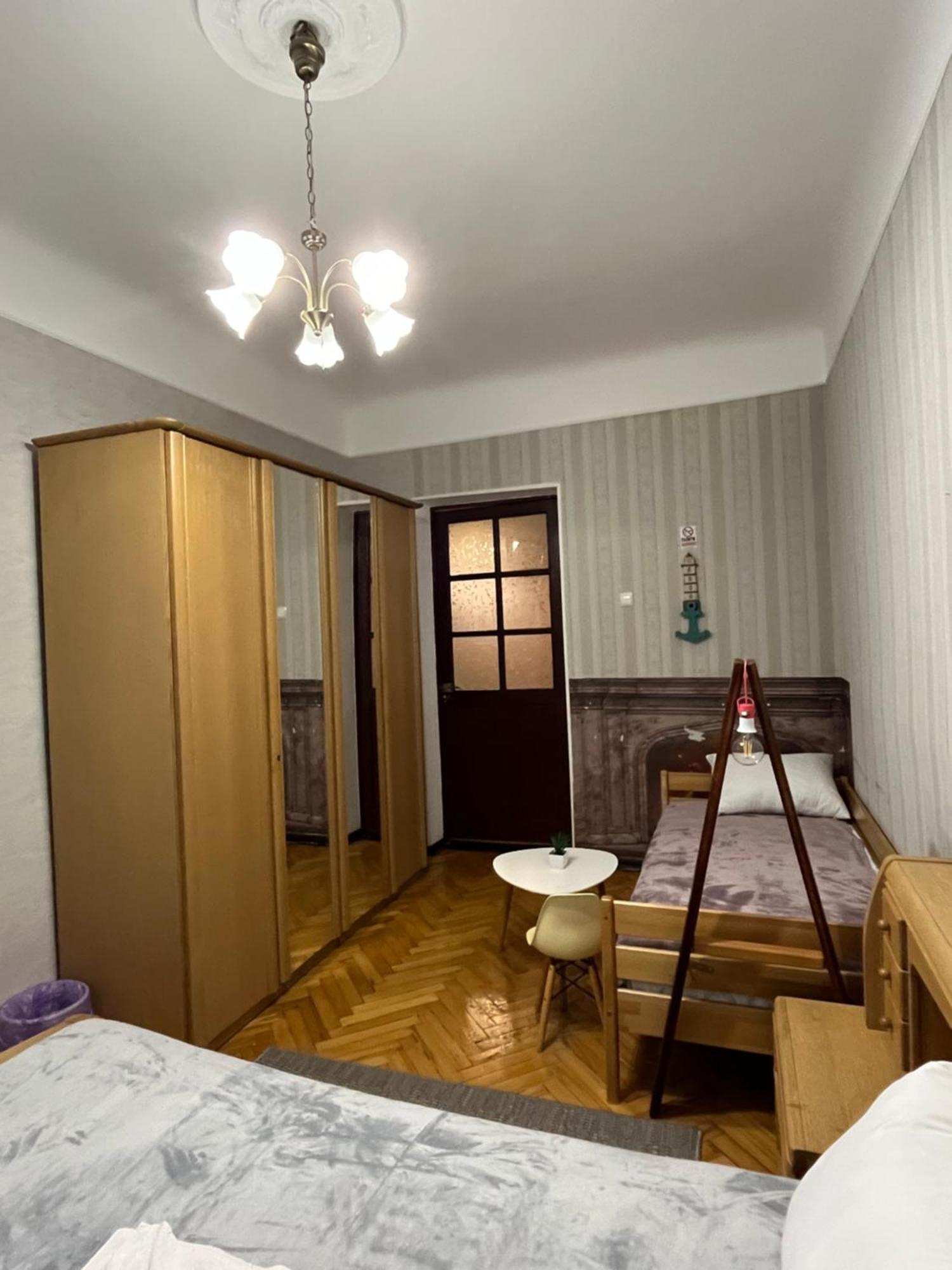 Ararat-Klovskaya Hostel-Apartments Kiev Buitenkant foto